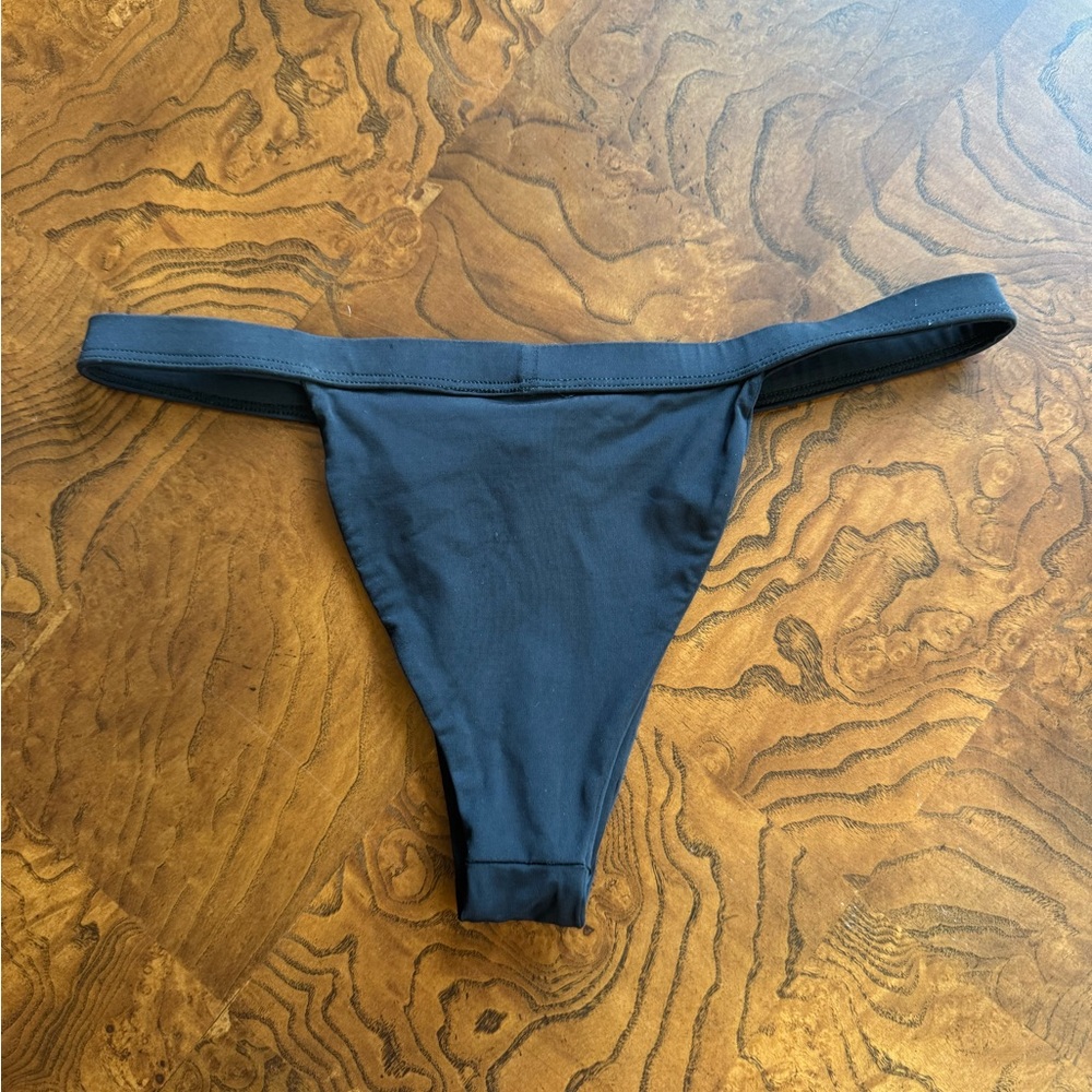 Indah 🌹 Black Bikini Bottom with thick band.